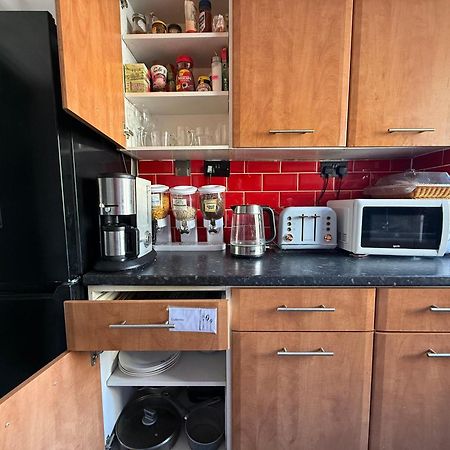 Room With Kitchen In Central Лондон Екстер'єр фото